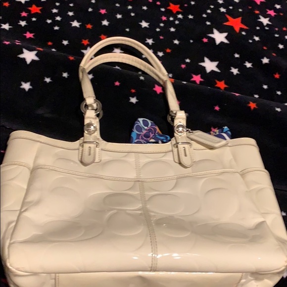 Handbag - Picture 2 of 7